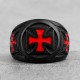 Bague Templier entièrement noir avec croix des templiers rouge en acier inoxydable vue face