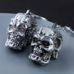 Porte-clés crânes cyber-punks en deux couleurs de métal vue détails
