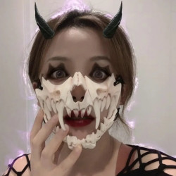 Demi-masque en plastique de vampire